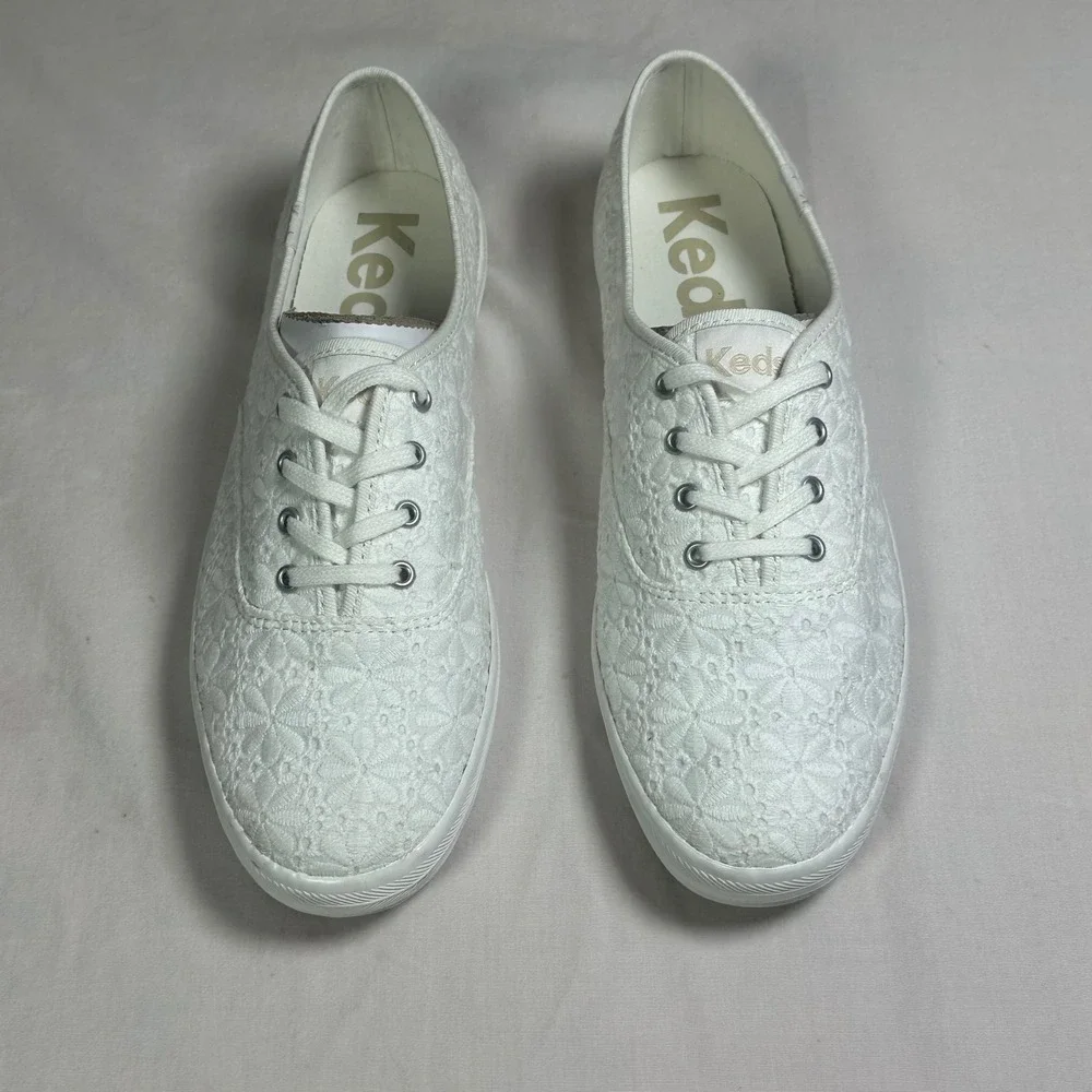 Keds Women's White Lace Sneakers Shoes Size 9.5M Fashion Casual New in Box‎